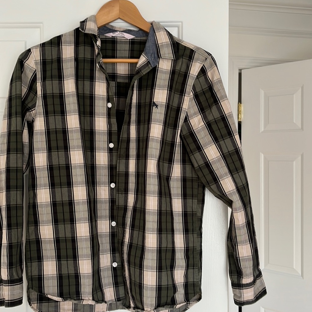 Boy’s shirt size US 18